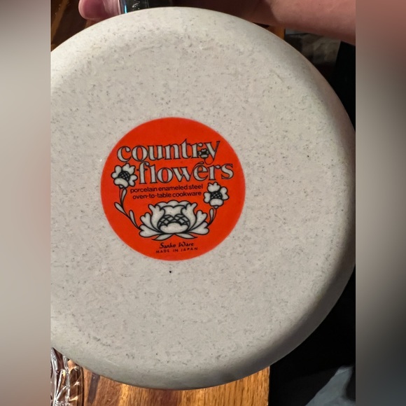 Vintage Sanko Ware Country Flowers porcelain enameled steel cookware - Picture 2 of 2